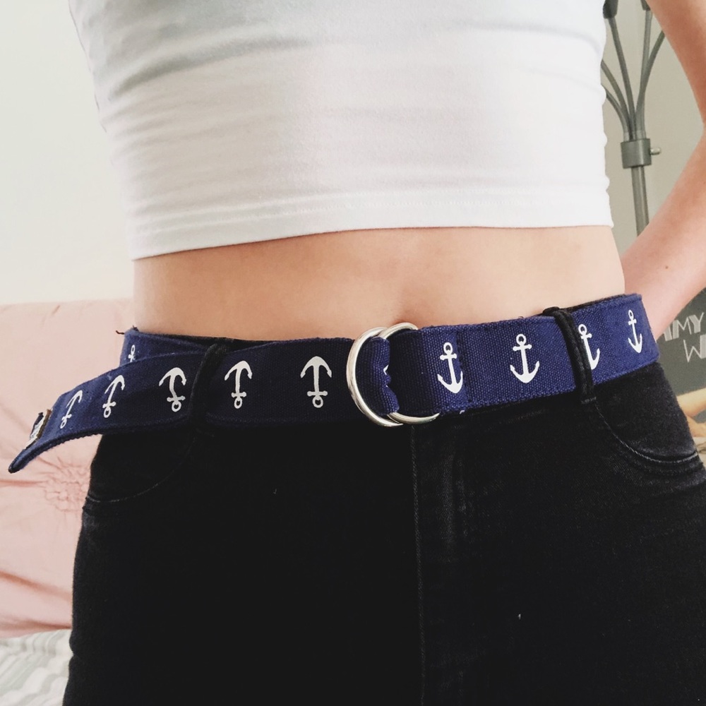 navy belt with white anchors